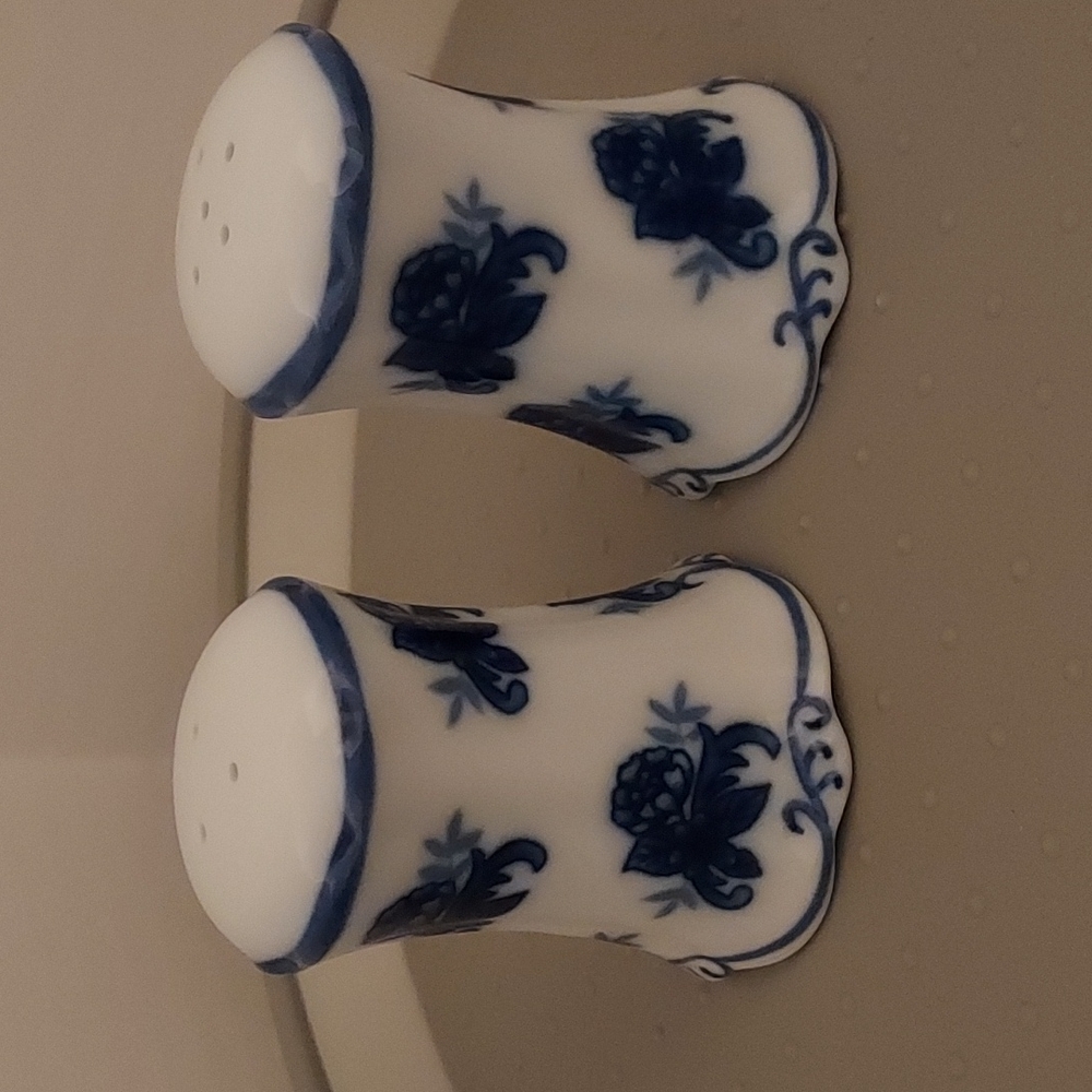 Vintage Salt & Pepper Shakers White Ceramic w Blue Flowers Handpainted